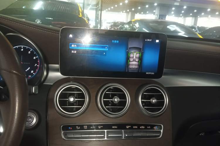 Used Mercedes-Benz GLC 2020 GLC 260 L 4MATIC Luxury Model Audio And AC Panel
