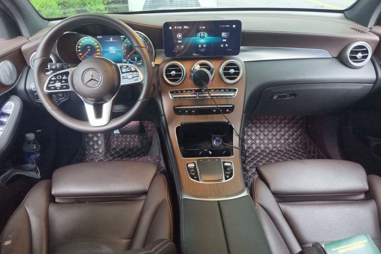 Used Mercedes-Benz GLC 2020 Facelift GLC 300 L 4MATIC Dynamic Edition Center Console