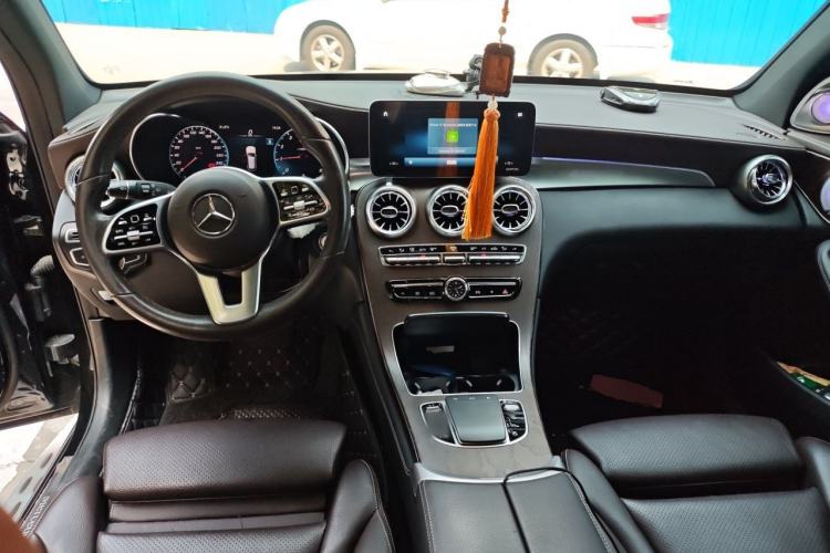 Used Mercedes-Benz GLC 2020 Facelift GLC 300 L 4MATIC Dynamic Edition Center Console