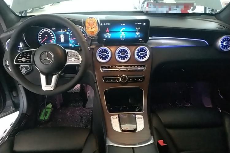 Used Mercedes-Benz GLC 2020 GLC 260 L 4MATIC Luxury Model Center Console