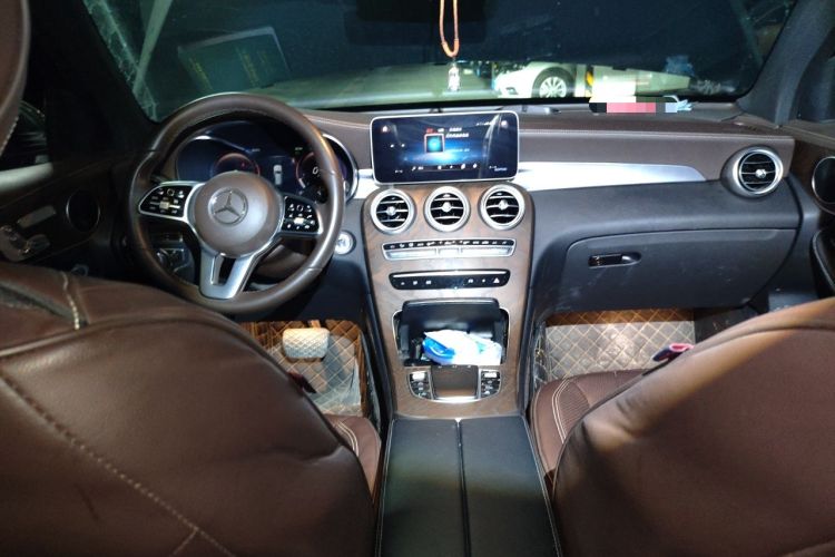 Used Mercedes-Benz GLC 2020 GLC 300 L 4MATIC Dynamic Edition Center Console