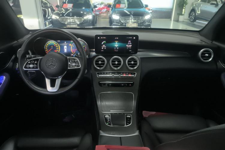 Used Mercedes-Benz GLC 2020 Facelift GLC 260 L 4MATIC Luxury Edition Center Console