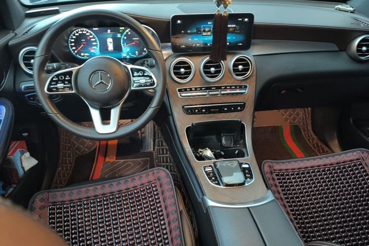 Used Mercedes-Benz GLC 2020 Facelift GLC 260 L 4MATIC Luxury Edition Center Console