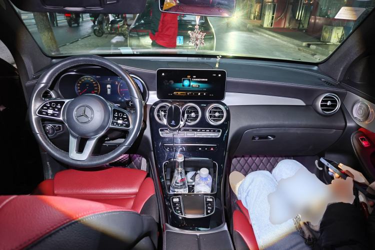 Used Mercedes-Benz GLC 2020 GLC 260 L 4MATIC Luxury Model Center Console