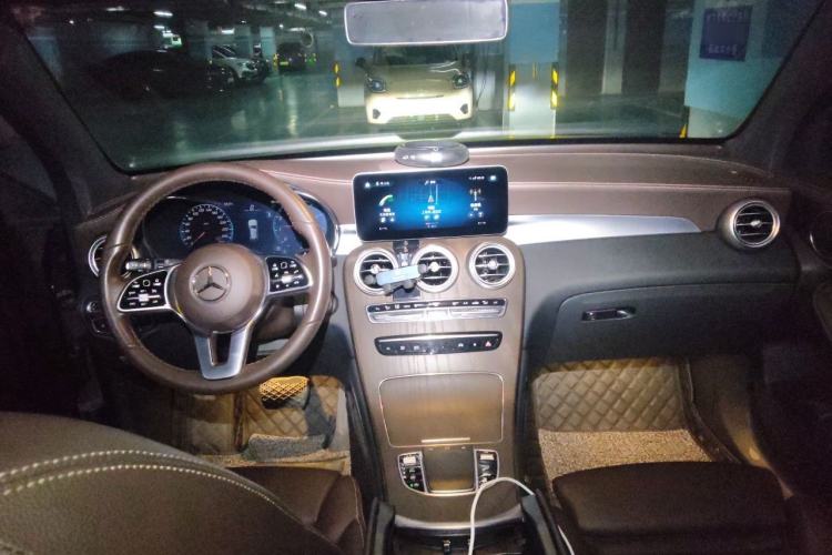 Used Mercedes-Benz GLC 2020 Facelift GLC 260 L 4MATIC Luxury Edition Center Console