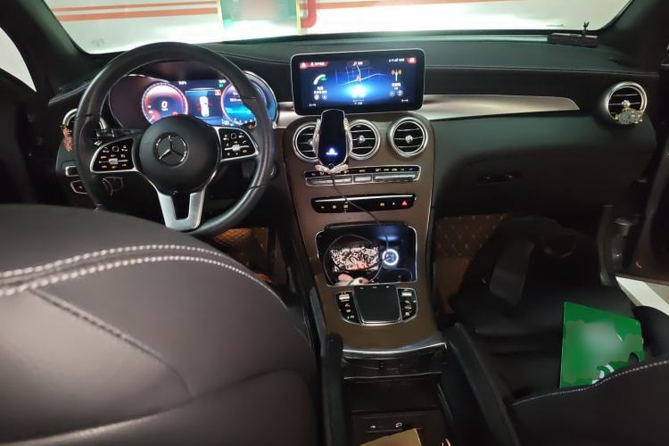 Used Mercedes-Benz GLC 2020 GLC 260 L 4MATIC Luxury Model Center Console