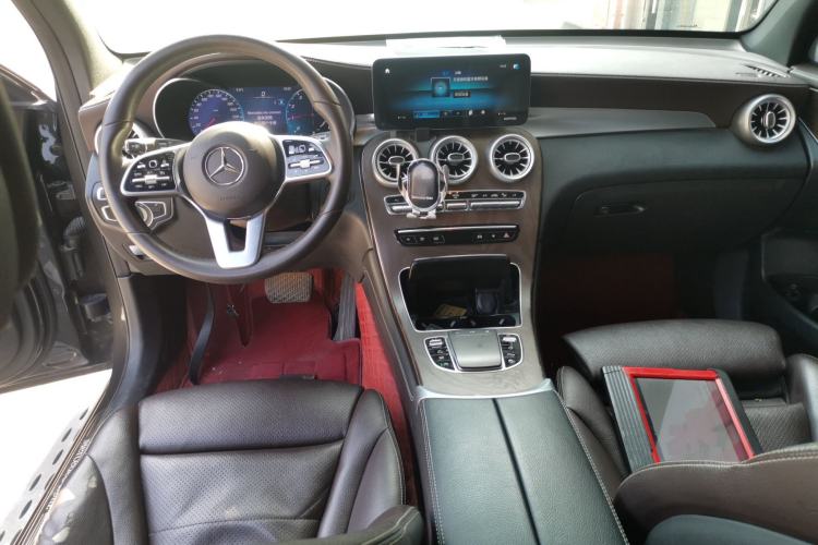 Used Mercedes-Benz GLC 2020 Facelift GLC 300 L 4MATIC Dynamic Edition Center Console