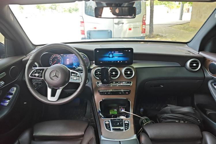 Used Mercedes-Benz GLC 2020 Facelift GLC 300 L 4MATIC Dynamic Edition Center Console