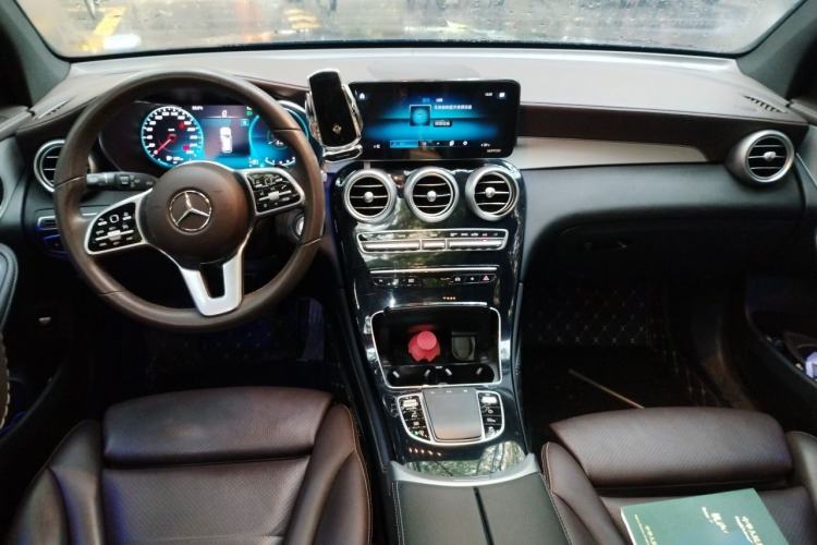 Used Mercedes-Benz GLC 2020 Facelifted GLC 260 L 4MATIC Dynamic Edition Center Console