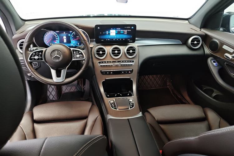 Used Mercedes-Benz GLC 2020 Facelift GLC 260 L 4MATIC Luxury Edition Center Console