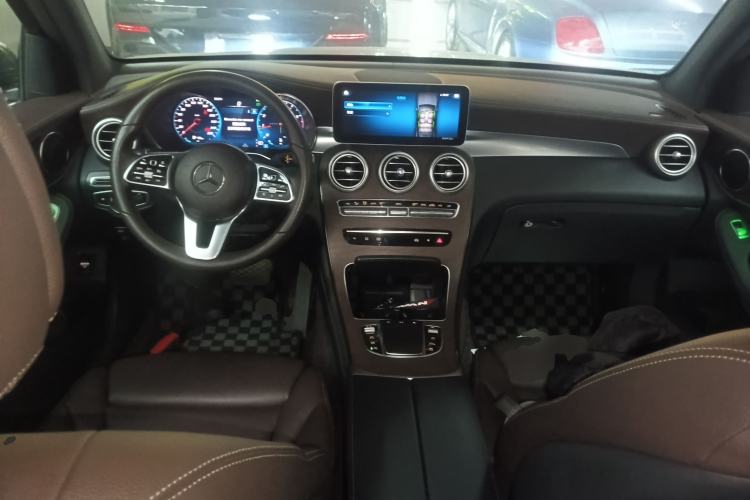 Used Mercedes-Benz GLC 2020 GLC 260 L 4MATIC Luxury Model Center Console