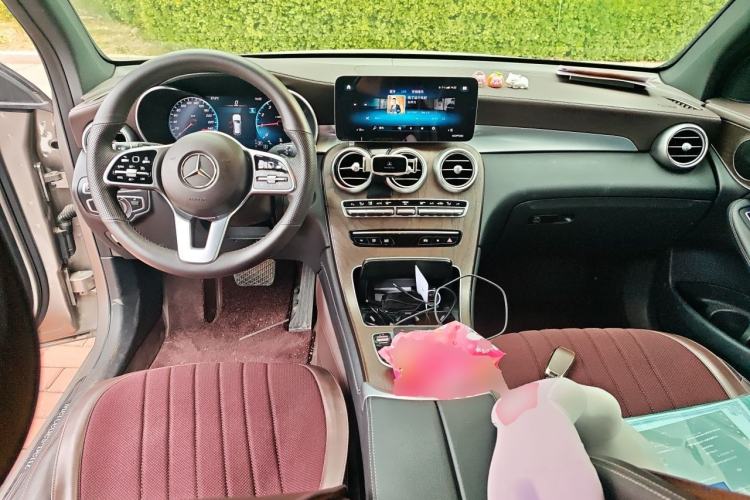 Used Mercedes-Benz GLC 2020 Facelift GLC 260 L 4MATIC Luxury Edition Center Console