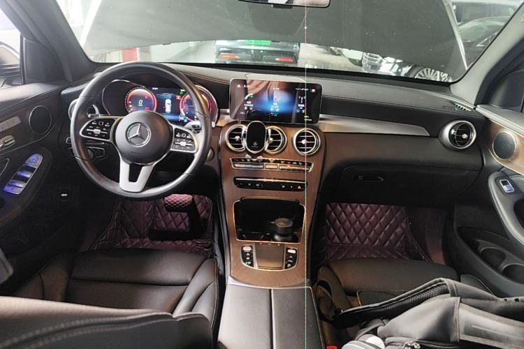 Used Mercedes-Benz GLC 2020 Facelift GLC 300 L 4MATIC Dynamic Edition Center Console