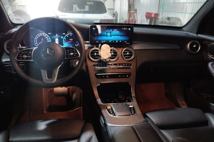 Used Mercedes-Benz GLC 2020 Facelift GLC 300 L 4MATIC Dynamic Edition Center Console