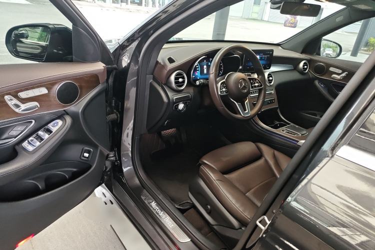 Used Mercedes-Benz GLC 2020 Facelift GLC 260 L 4MATIC Luxury Edition Driver Seat