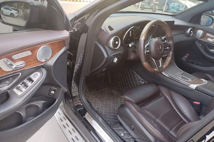 Used Mercedes-Benz GLC 2020 GLC 300 L 4MATIC Luxury Model Driver Seat