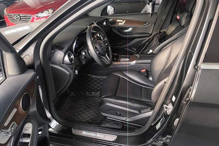 Used Mercedes-Benz GLC 2020 Facelift GLC 300 L 4MATIC Dynamic Edition Driver Seat