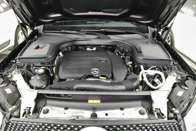 Used Mercedes-Benz GLC 2020 GLC 300 L 4MATIC Dynamic Edition Engine Bay