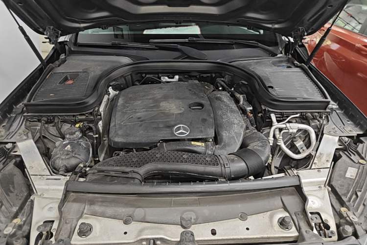 Used Mercedes-Benz GLC 2020 GLC 300 L 4MATIC Dynamic Edition Engine Bay