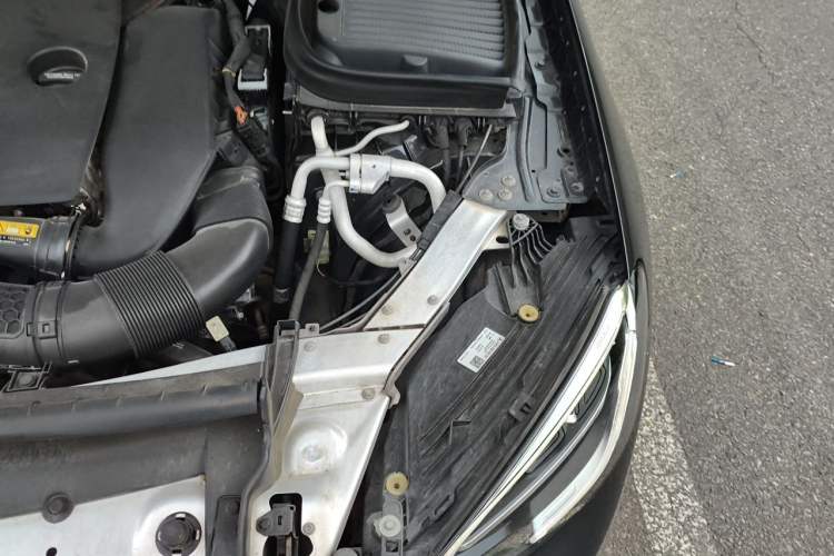 Used Mercedes-Benz GLC 2020 Facelift GLC 260 L 4MATIC Luxury Edition Engine Bay Left