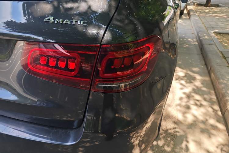 Used Mercedes-Benz GLC 2020 Facelift GLC 300 L 4MATIC Dynamic Edition Exterior 3