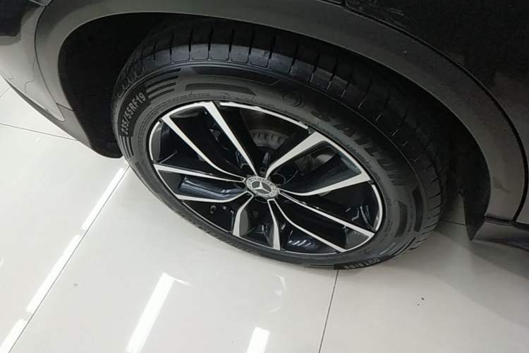 Used Mercedes-Benz GLC 2020 GLC 260 L 4MATIC Luxury Model Exterior 5