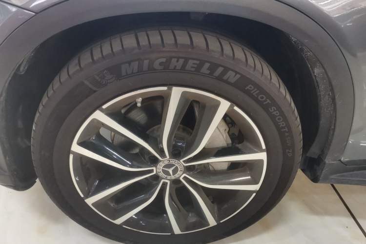 Used Mercedes-Benz GLC 2020 GLC 300 L 4MATIC Dynamic Edition Exterior 6