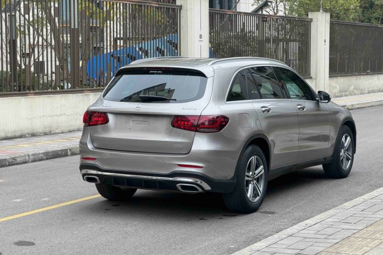 Used Mercedes-Benz GLC 2020 GLC 260 L 4MATIC Luxury Model Exterior 7