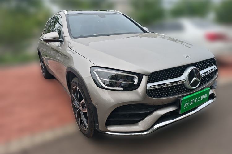 Used Mercedes-Benz GLC 2020 Facelift GLC 260 L 4MATIC Luxury Edition Front Right 45 Deg