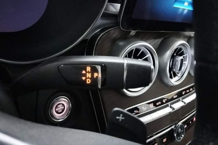 Used Mercedes-Benz GLC 2020 GLC 300 L 4MATIC Dynamic Edition Gear Lever