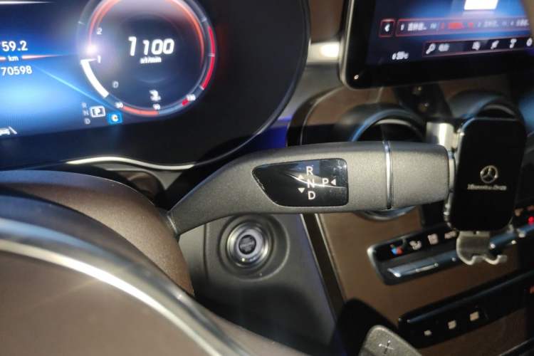Used Mercedes-Benz GLC 2020 GLC 300 L 4MATIC Dynamic Edition Gear Lever