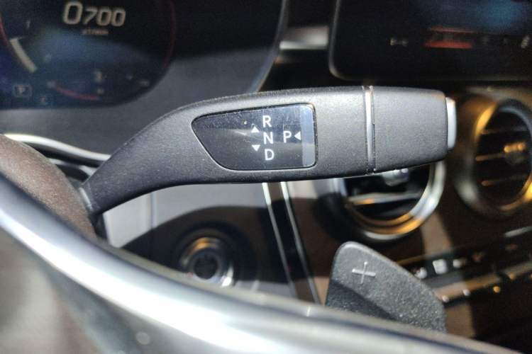 Used Mercedes-Benz GLC 2020 GLC 300 L 4MATIC Dynamic Edition Gear Lever
