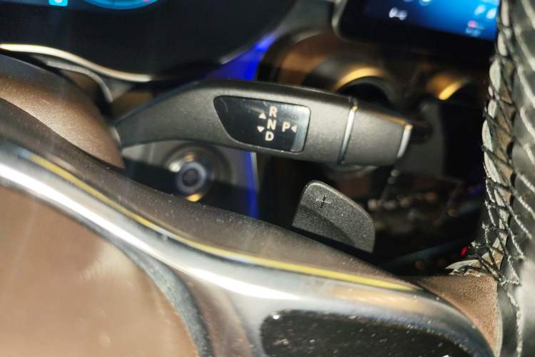 Used Mercedes-Benz GLC 2020 Facelift GLC 300 L 4MATIC Dynamic Edition Gear Lever