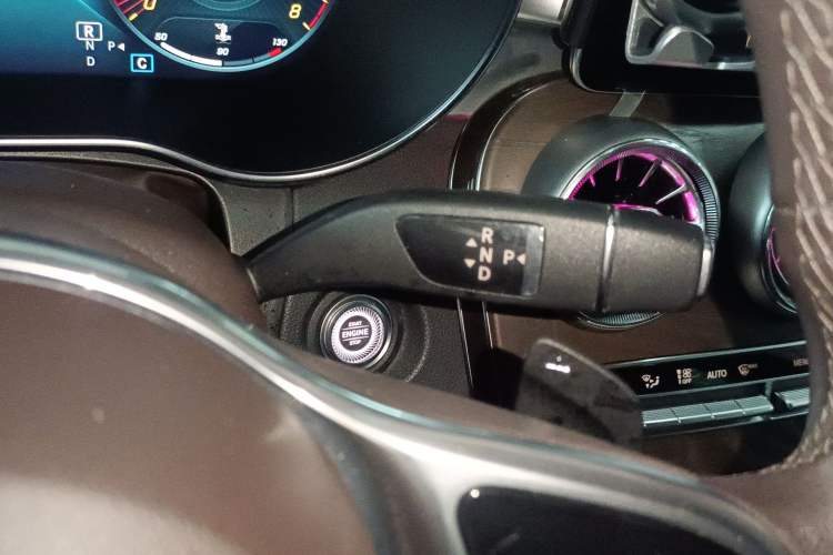 Used Mercedes-Benz GLC 2020 GLC 300 L 4MATIC Dynamic Edition Gear Lever