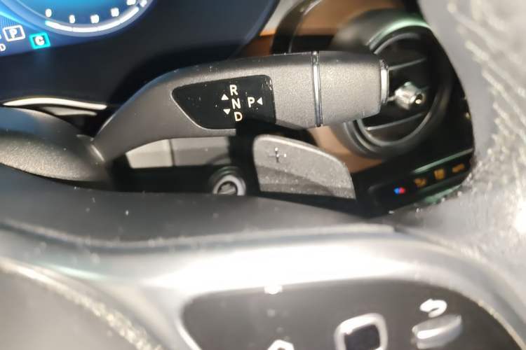 Used Mercedes-Benz GLC 2020 GLC 260 L 4MATIC Luxury Model Gear Lever