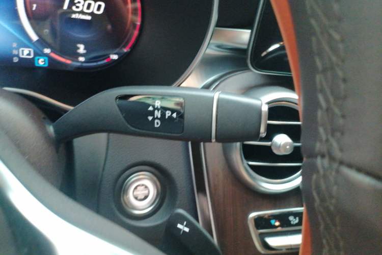Used Mercedes-Benz GLC 2020 Facelift GLC 300 L 4MATIC Dynamic Edition Gear Lever