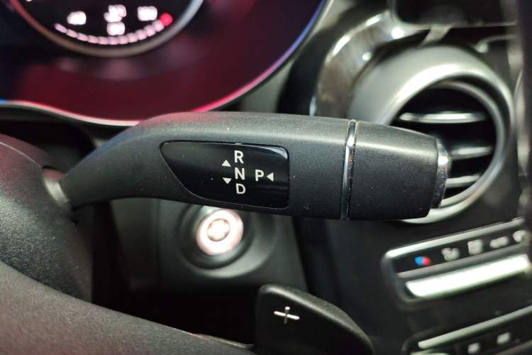 Used Mercedes-Benz GLC 2020 GLC 260 L 4MATIC Dynamic Model Gear Lever