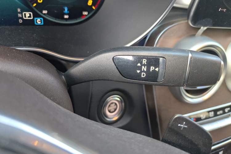 Used Mercedes-Benz GLC 2020 Facelift GLC 260 L 4MATIC Luxury Edition Gear Lever