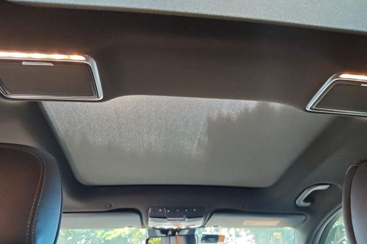 Used Mercedes-Benz GLC 2020 Facelift GLC 300 L 4MATIC Dynamic Edition Headliner