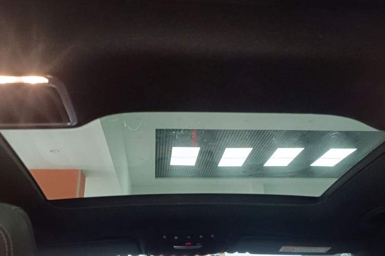 Used Mercedes-Benz GLC 2020 GLC 300 L 4MATIC Dynamic Edition Headliner