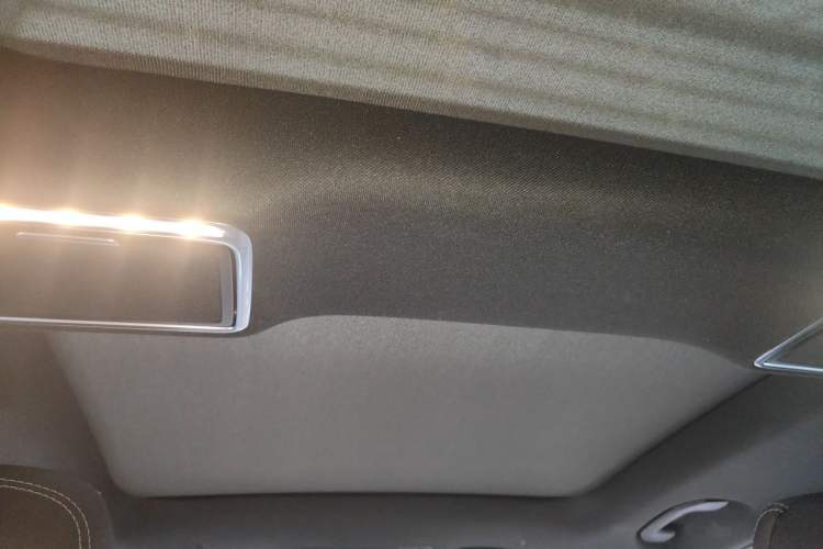 Used Mercedes-Benz GLC 2020 Facelift GLC 300 L 4MATIC Dynamic Edition Headliner