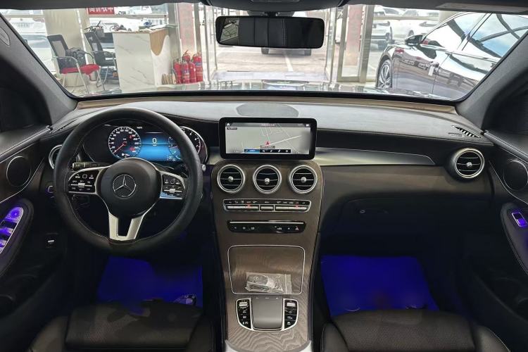 Used Mercedes-Benz GLC 2020 Facelift GLC 260 L 4MATIC Luxury Edition Interior 1