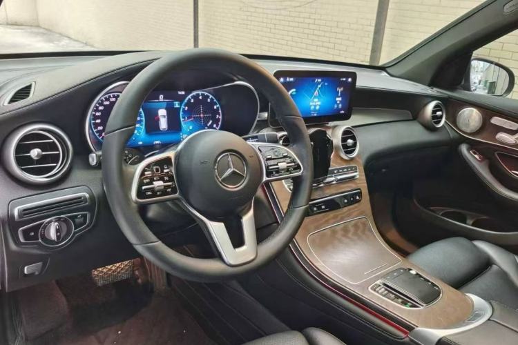 Used Mercedes-Benz GLC 2020 GLC 300 L 4MATIC Dynamic Edition Interior 2