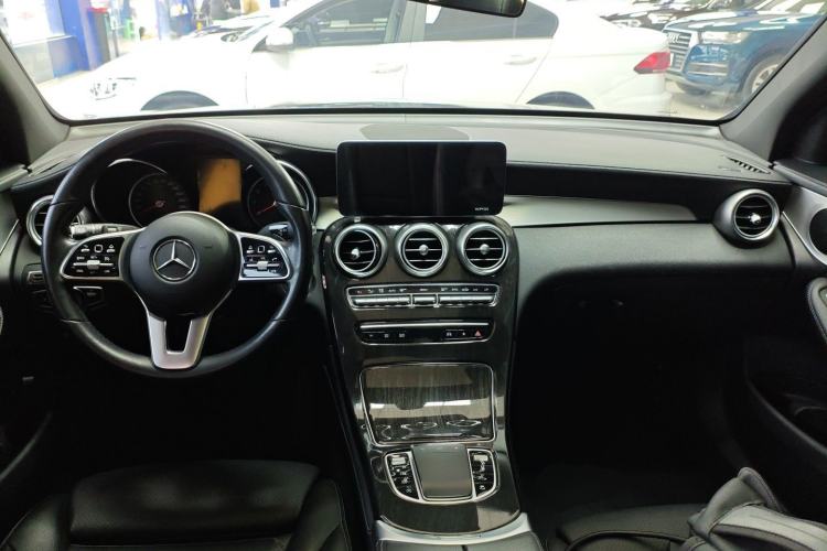 Used Mercedes-Benz GLC 2020 GLC 260 L 4MATIC Dynamic Model Interior 2