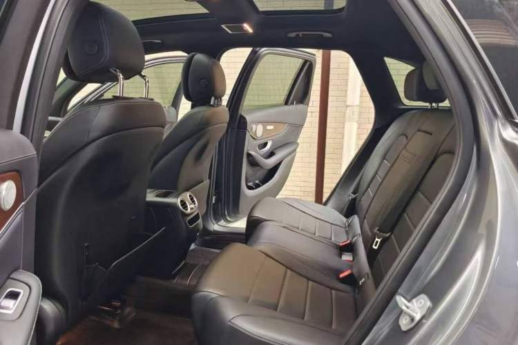 Used Mercedes-Benz GLC 2020 GLC 300 L 4MATIC Dynamic Edition Interior 5