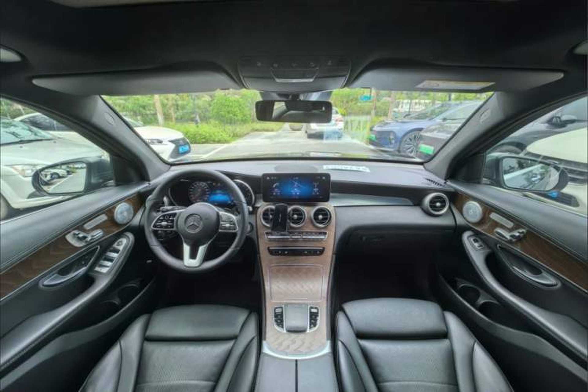 Used Mercedes-Benz GLC 2020 GLC 300 L 4MATIC Dynamic Edition Interior 6