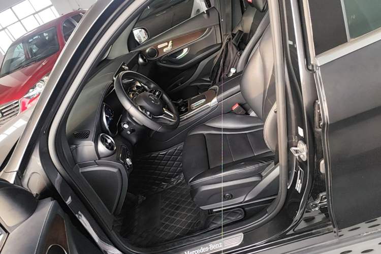Used Mercedes-Benz GLC 2020 Facelift GLC 300 L 4MATIC Dynamic Edition Left Front Seat