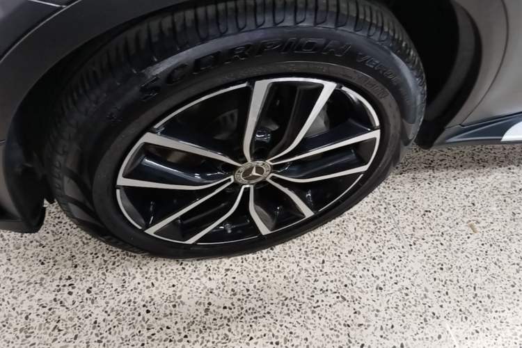 Used Mercedes-Benz GLC 2020 GLC 300 L 4MATIC Dynamic Edition Left Front Wheel Hub