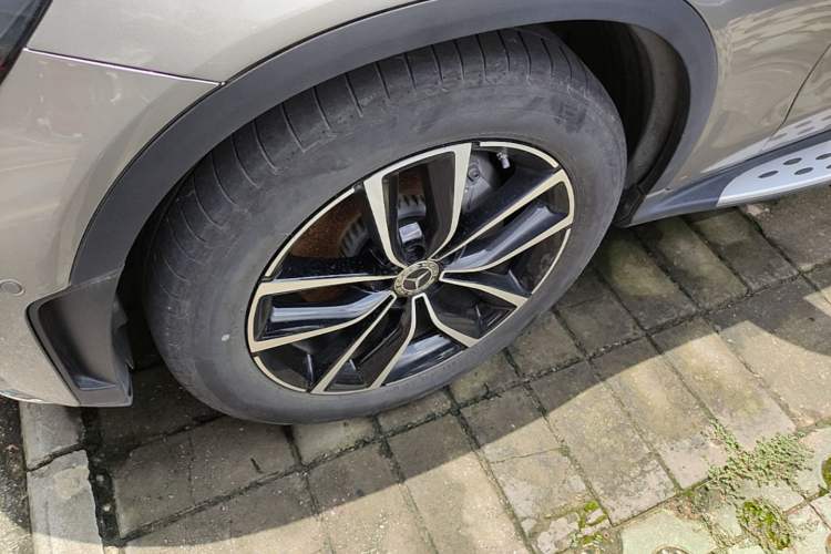 Used Mercedes-Benz GLC 2020 GLC 300 L 4MATIC Dynamic Edition Left Front Wheel Hub