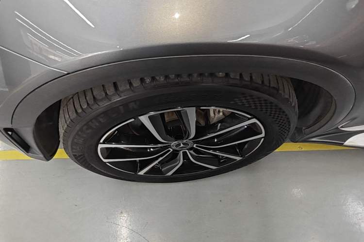 Used Mercedes-Benz GLC 2020 GLC 300 L 4MATIC Dynamic Edition Left Front Wheel Hub